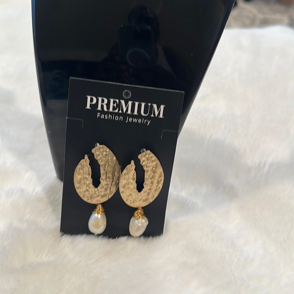 Grande Stella ear ring